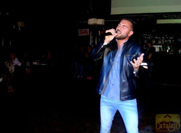 SHOW GUSTAVO SANTILLAN EN ¨CATALEJO¨