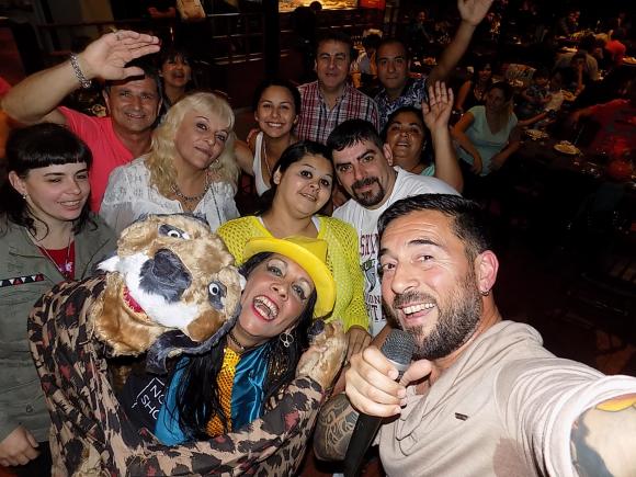 SHOW GUSTAVO SANTILLAN EN¨LA CANTINA DE MI TIO¨