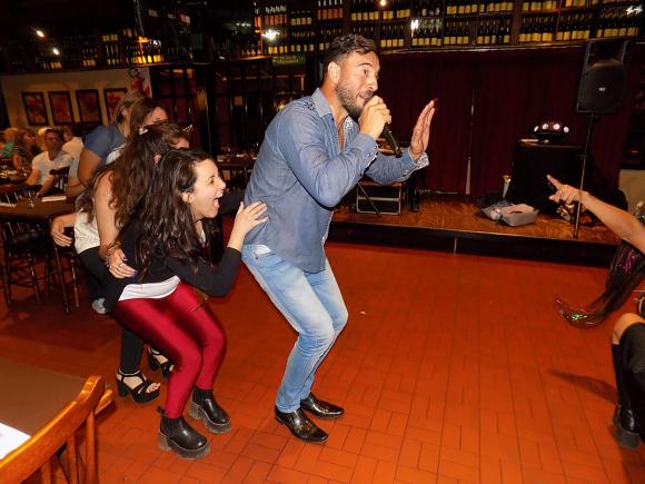 SHOW GUSTAVO SANTILLAN EN ¨LA CANTINA DE MI TIO¨