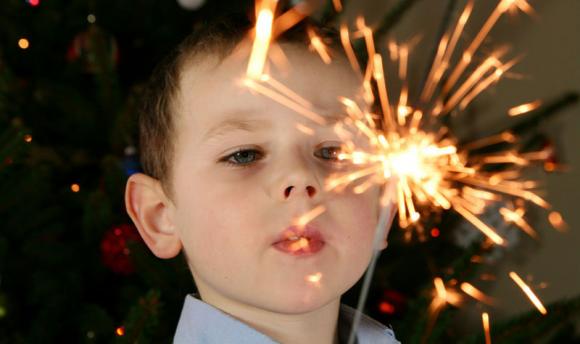 Buscan concientizar sobre el riesgo del uso de pirotecnia en niños y adultos