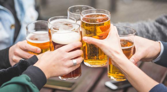 Alertan sobre los riesgos del consumo excesivo de alcohol