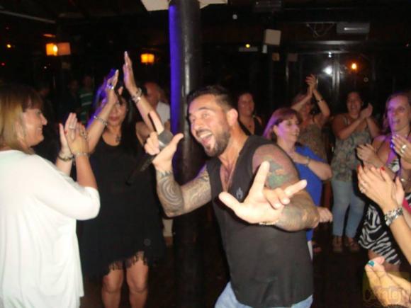 SHOW GUSTAVO SANTILLAN EN ¨CATALEJO¨