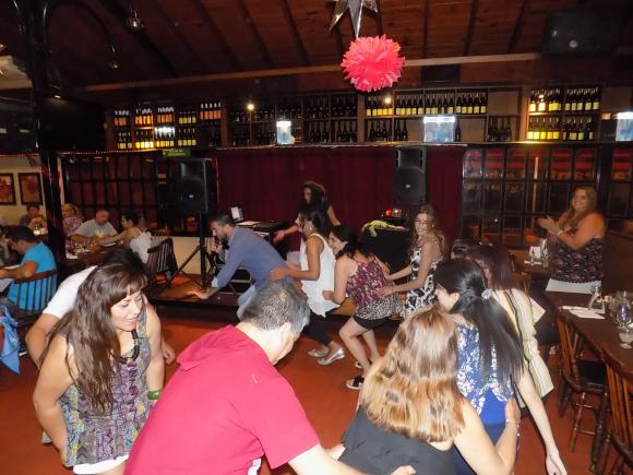 SHOW GUSTAVO SANTILLAN EN ¨LA CANTINA DE MI TIO¨