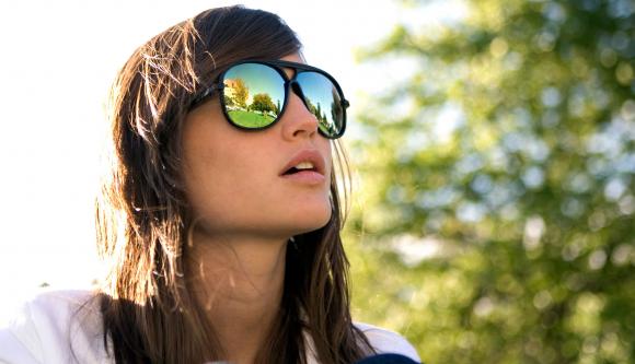Los antojos de sol que se venden en la calle dañan la vista