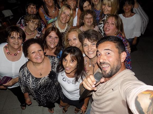 SHOW GUSTAVO SANTILLAN EN ¨PRISCILLA RESTO¨