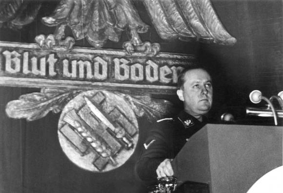 El jerarca argentino del Tercer Reich, por la Lic. Andrea Manfredi