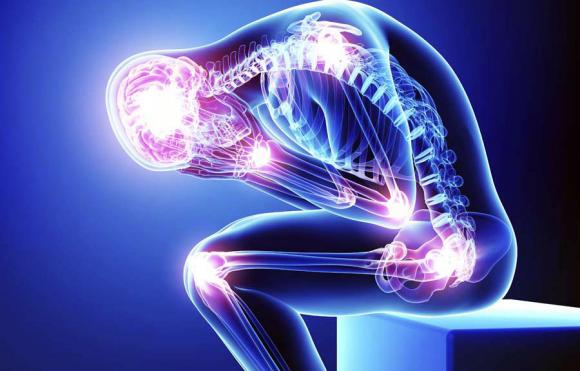 Reumatólogos alertan sobre el riesgo del tabaco para los huesos