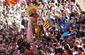 El Ayuntamiento de Valencia aprueba la retirada de los símbolos religiosos de espacios municipales