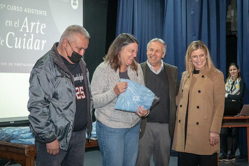 San Isidro: más de mil alumnos ya egresaron del curso para aprender a cuidar adultos mayores