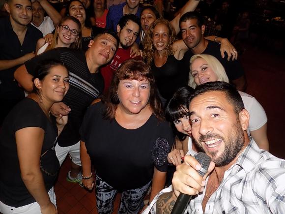 SHOW GUSTAVO SANTILLAN EN ¨LA CANTINA DE MI TIO¨