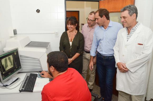 Entregan equipamiento médico al Hospital Gutiérrez de La Plata