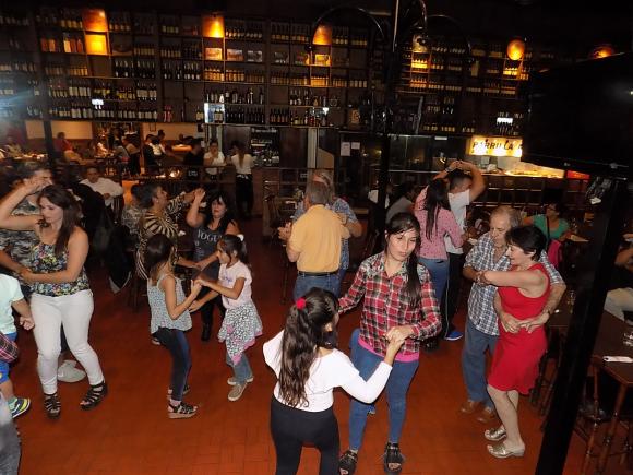 SHOW GUSTAVO SANTILLAN EN ¨LA CANTINA DE MI TIO¨