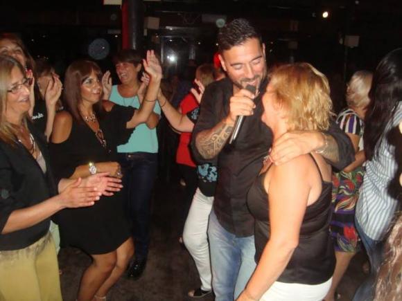 SHOW GUSTAVO SANTILLAN EN ¨CATALEJO¨