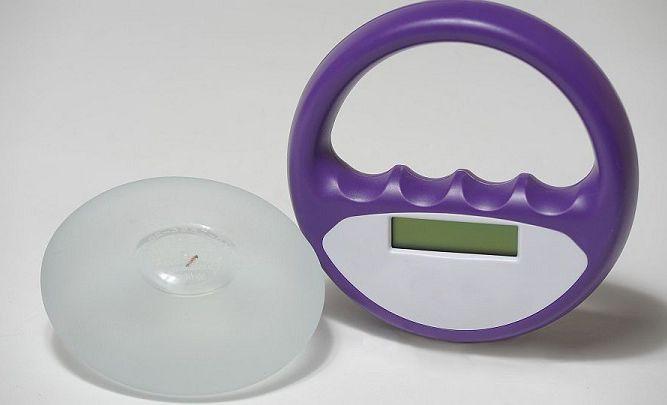 Implantan la primera prótesis mamaria con chip