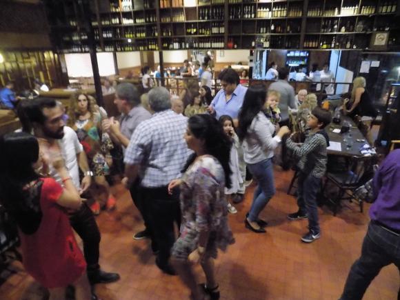 SHOW GUSTAVO SANTILLAN EN ¨LA CANTINA DE MI TIO¨