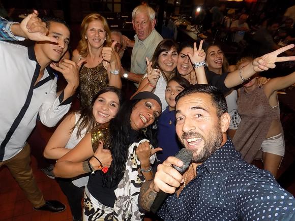 SHOW GUSTAVO SANTILLAN EN ¨LA CANTINA DE MI TIO¨