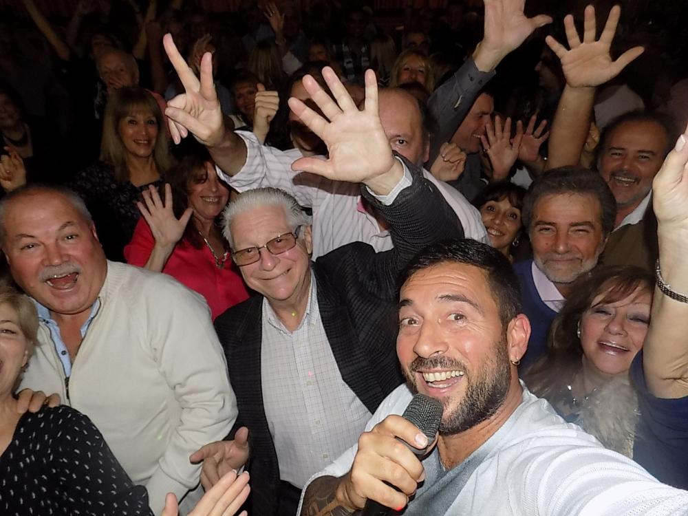 SHOW GUSTAVO SANTILLAN EN EL ¨CENTRO GALICIA¨