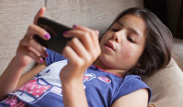 Los adolescentes con baja autoestima son más adictos al celular