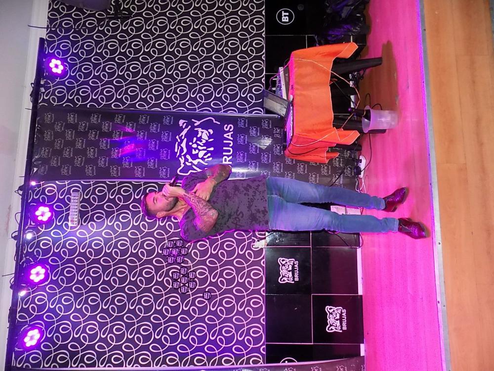 SHOW GUSTAVO SANTILLAN EN ¨BRUJAS¨