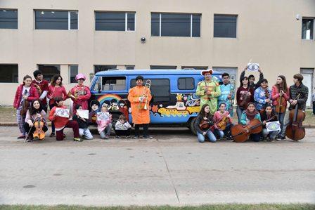 LA ORQUESTA ESCUELA DE CHASCOMÚS PARTICIPA  DE LOS FESTEJOS DEL CUMPLEAÑOS DE RINGO STARR