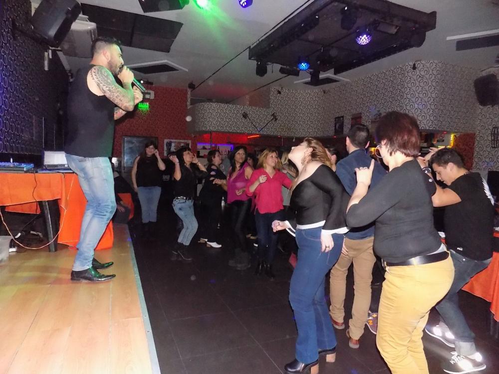 SHOW GUSTAVO SANTILLAN EN ¨BRUJAS¨