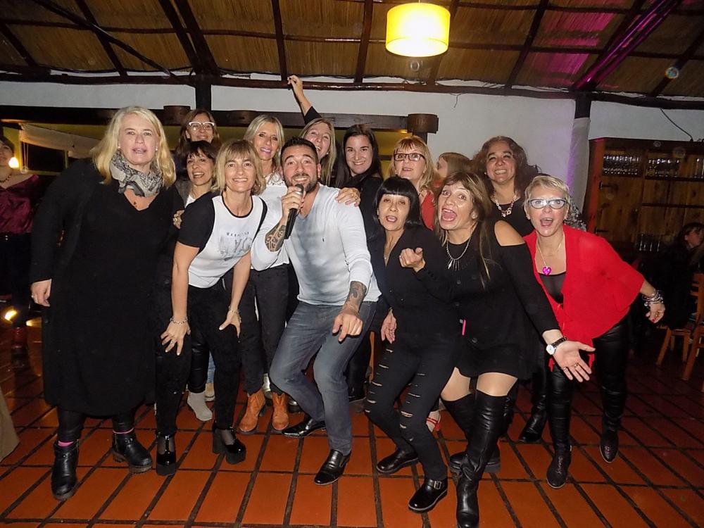 SHHOW GUSTAVO SANTILLAN EN ¨MOMBAY¨