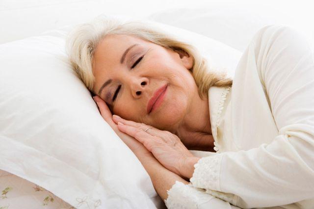 Vivir con un propósito ayudaría a las personas mayores a dormir bien
