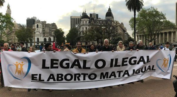 Miles de argentinos se manifestaron a favor de la vida