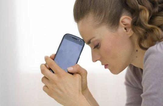 Hábitos de pensamiento tóxico que alimentan la inseguridad