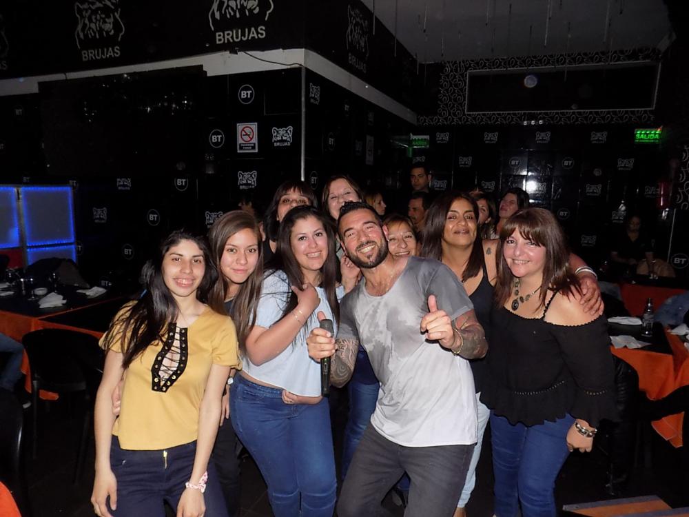 SHOW GUSTAVO SANTILLAN EN ¨BRUJAS¨