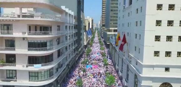 CON MÁS DE UN MILLÓN DE PERSONAS Todo un éxito la «marcha por la vida» en Ecuador