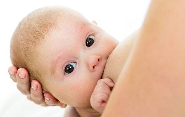 Dar el pecho al menos 2 meses reduce un 40% el riesgo de muerte súbita