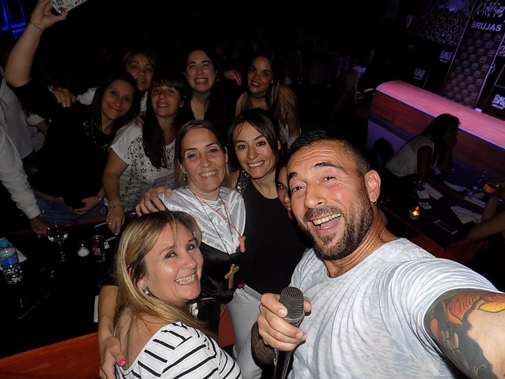 SHOW GUSTAVO SANTILLAN EN ¨BRUJAS¨