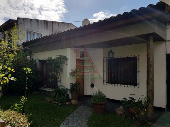 Chalet 5 ambientes (Beccar)