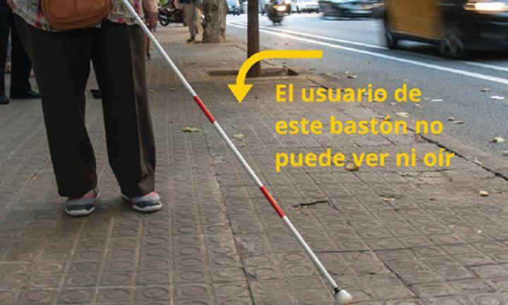 Reglamentaron el uso del bastón rojo y blanco para personas con sordoceguera