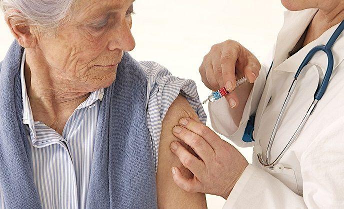 Adultos mayores: La vacunación repetida contra la gripe reduce el impacto de enfermedad severa