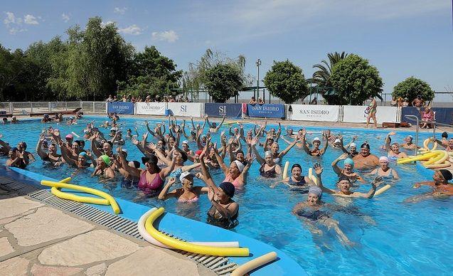 En San Isidro los adultos mayores disfrutan del verano en Puerto Libre