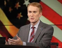 Senador James Lankford ¡Debatimos acerca de la matanza de ballenas y permanecemos indolentes ante la masacre de niños en el vientre de sus madres!