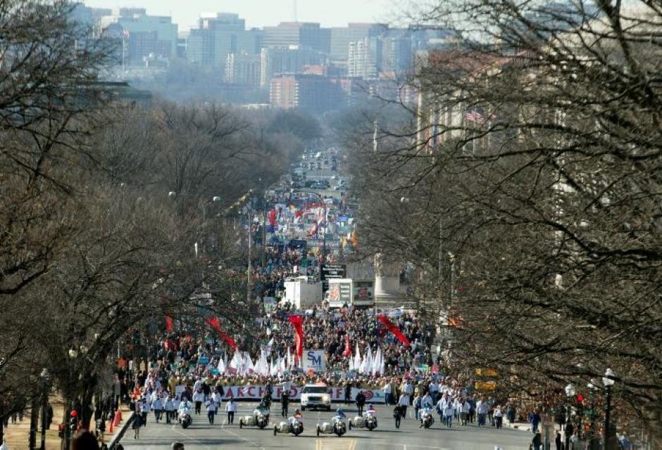 El Presidente Trump alienta a los participantes de la Marcha por la Vida en Washington