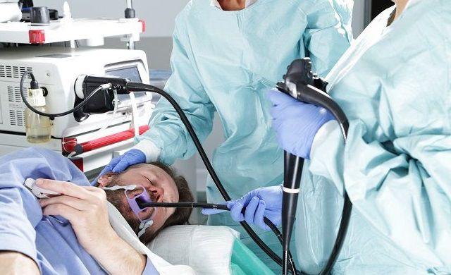 Endoscopia digestiva alta: Cómo se realiza, razones, resultados y riesgos