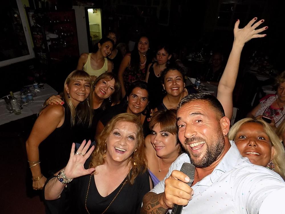 SHOW GUSTAVO SANTILLAN EN ¨CLUB OLIVOS¨