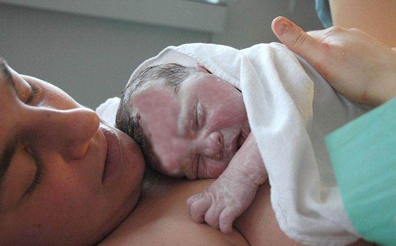 La OMS recomienda medicar menos durante proceso de parto