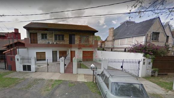 Una casa 4 ambientes y dos casas 3 ambientes (Beccar)