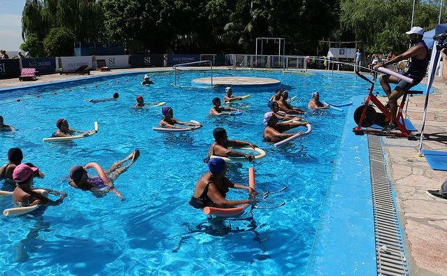 Spinning acuático: Novedosa actividad para adultos mayores en Puerto Libre