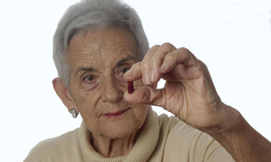 En mujeres mayores, el consumo a largo plazo de antibióticos podría aumentar el riesgo de mortalidad