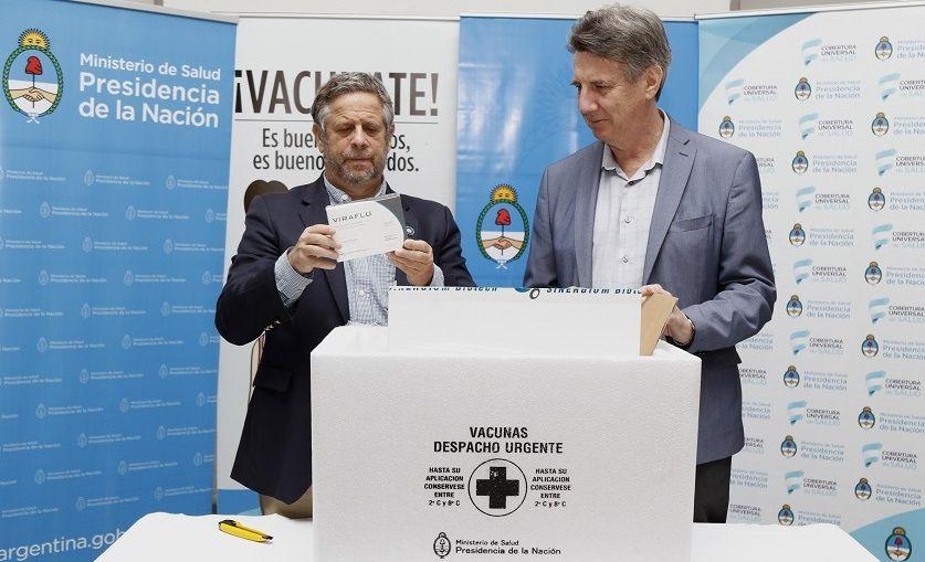 Supervisan las partidas de la vacuna antigripal que ya se distribuyen en todo el país