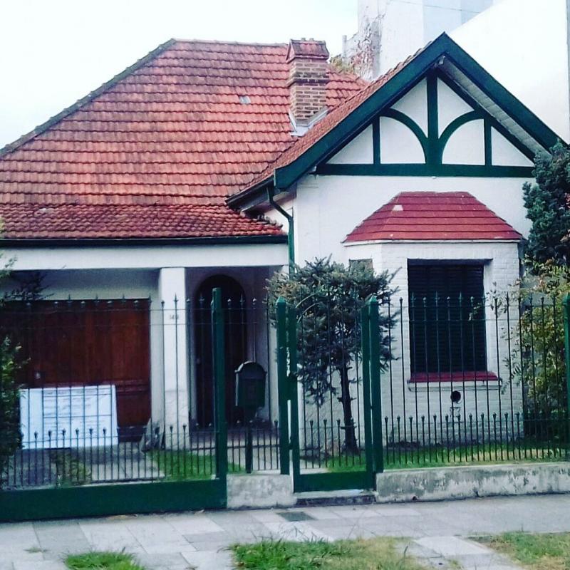 Réquiem para otro chalet pintoresquista en Banfield, por el Dr. Oscar Andrés De Masi