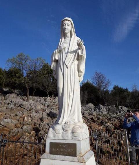 Mensaje de la Reina de la Paz - Abril