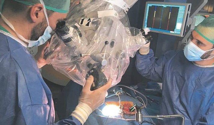 Robots y realidad aumentada en los quirófanos