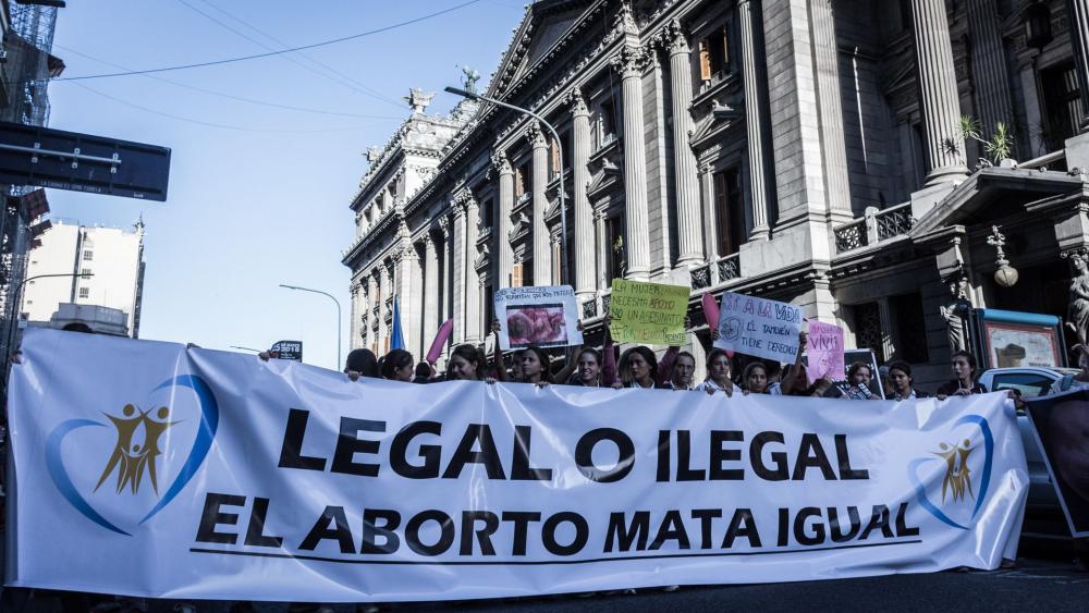 El aborto: Proyecto de despenalización y decadencia de nuestra cultura, por el Dr. Juan Bautista Fos Medina